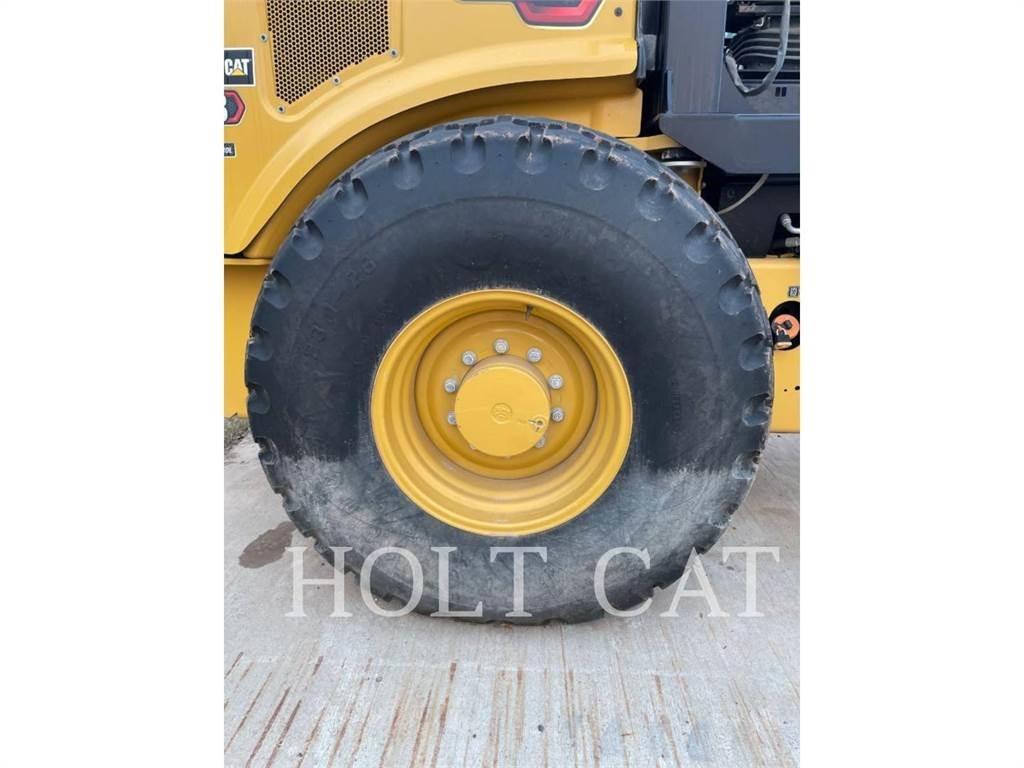 CAT CS54B 单轮压路机