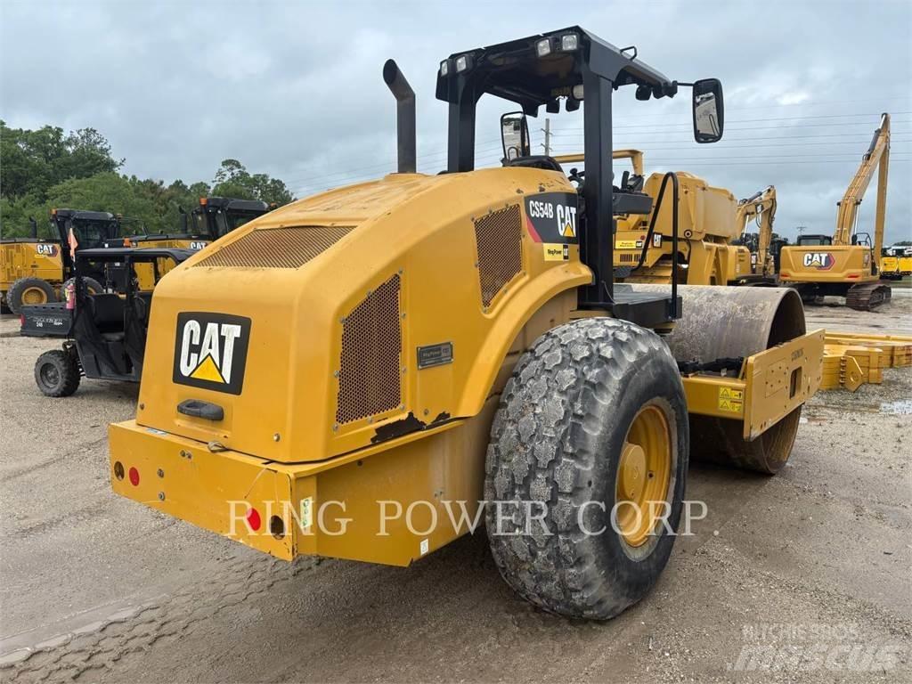 CAT CS54B 双轮压路机