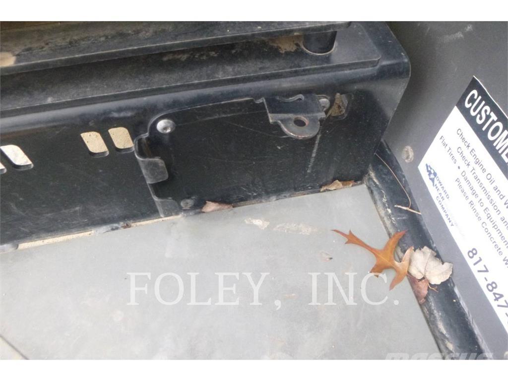 CAT CS54B 单轮压路机