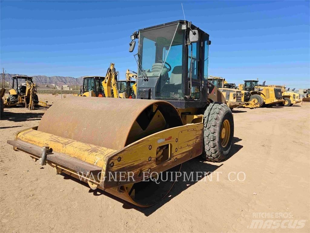 CAT CS56 土壤压实机