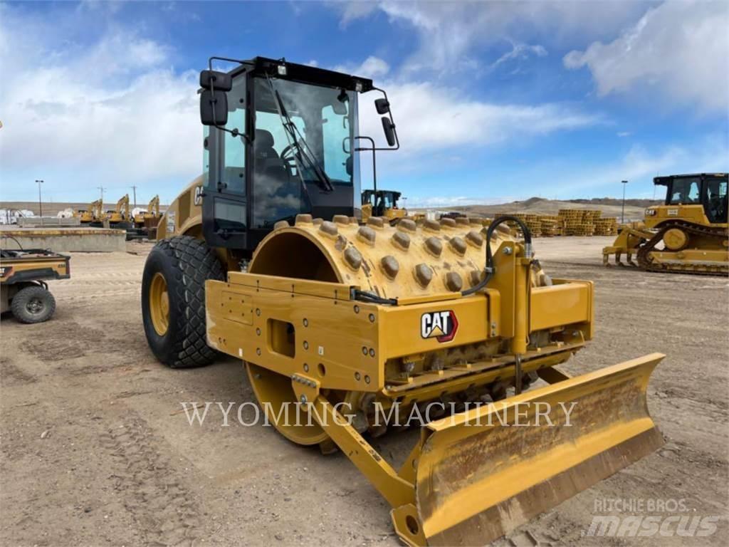 CAT CS56B 土壤压实机