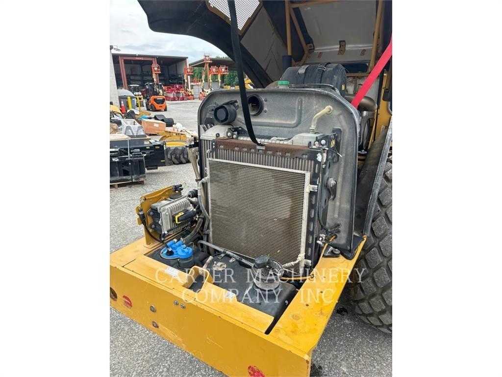 CAT CS56B 单轮压路机