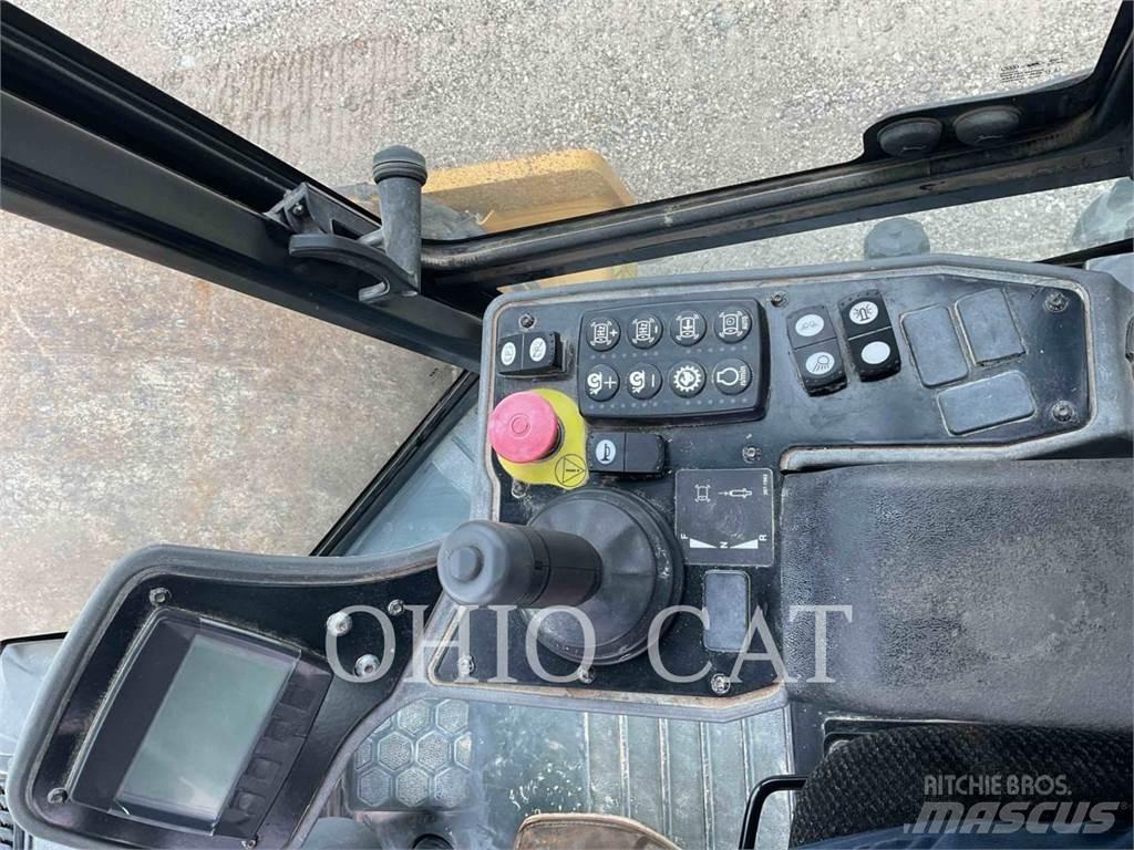 CAT CS56B 复合式压路机