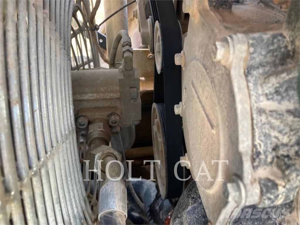 CAT CS56B 单轮压路机