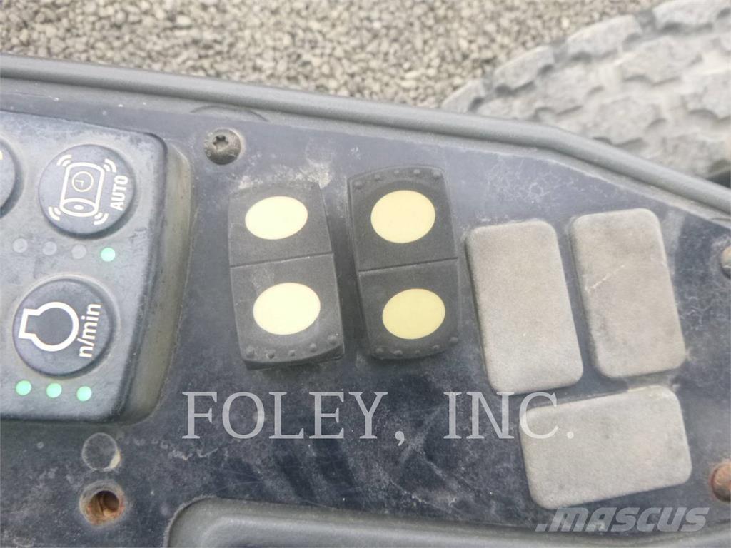 CAT CS56B 单轮压路机