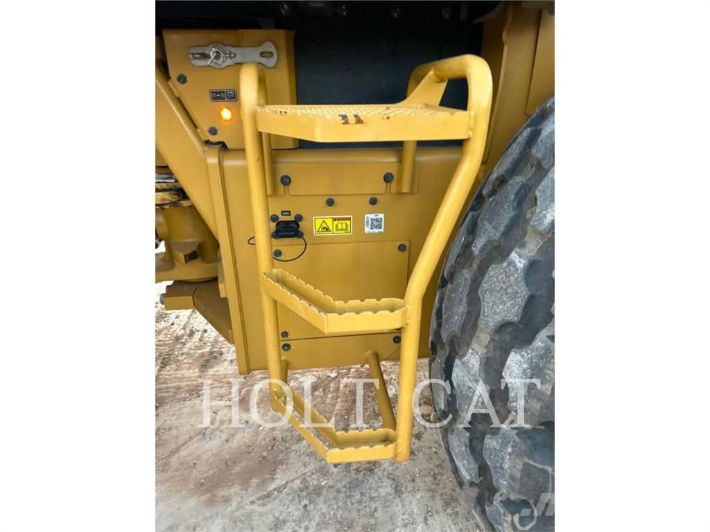 CAT CS56B CAB 单轮压路机