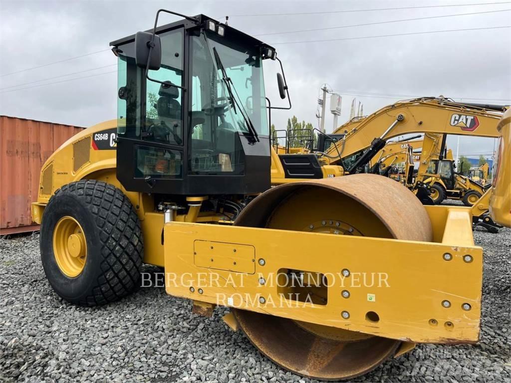 CAT CS64B 单轮压路机