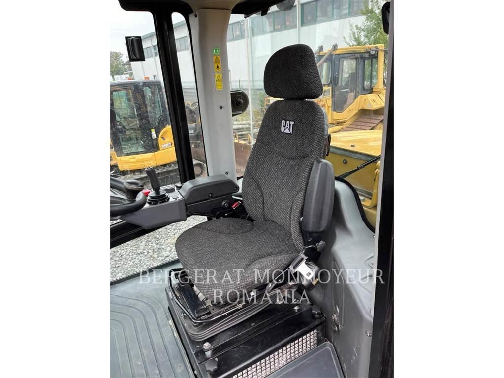 CAT CS64B 单轮压路机