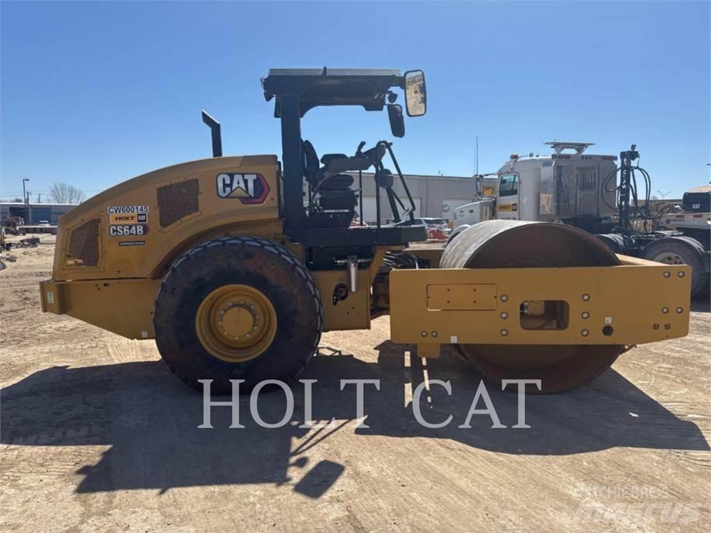 CAT CS64B 单轮压路机