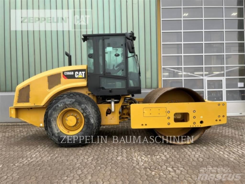 CAT CS66B 土壤压实机