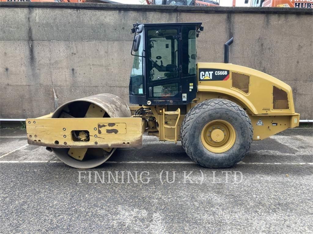 CAT CS66B 土壤压实机