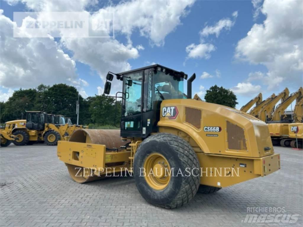 CAT CS66B 土壤压实机