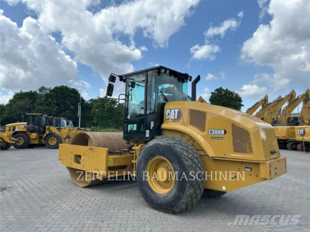 CAT CS66B 土壤压实机