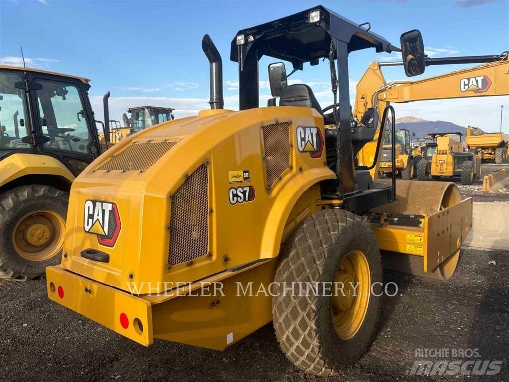 CAT CS7 单轮压路机