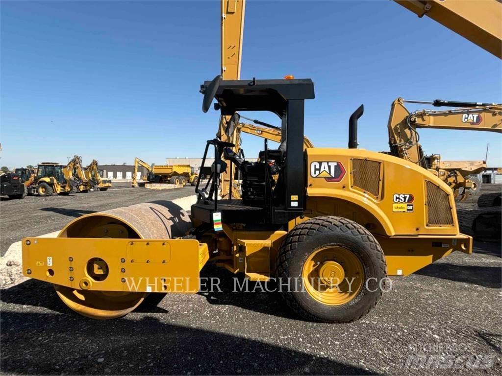 CAT CS7 单轮压路机