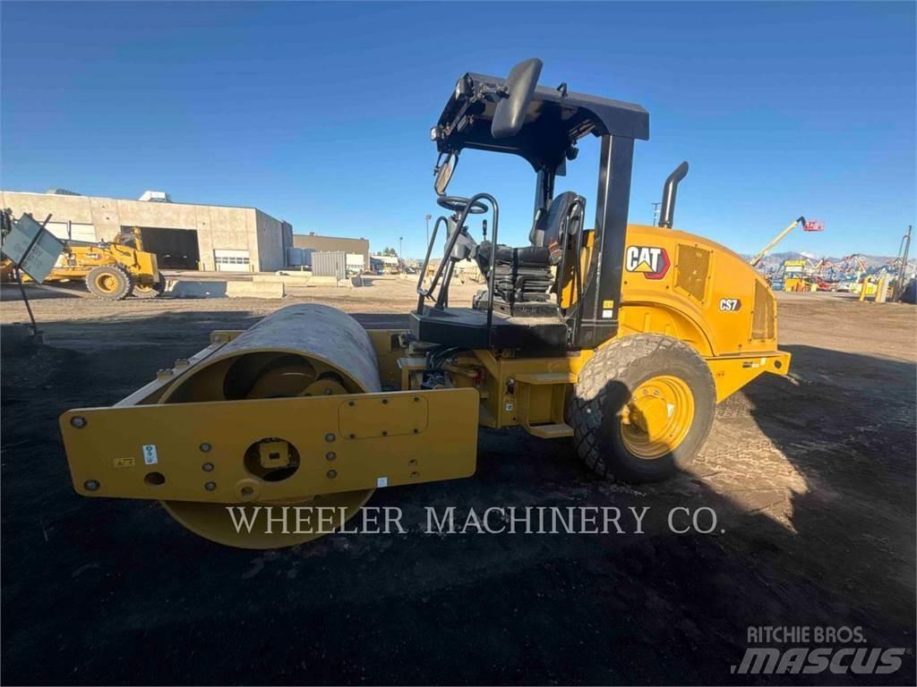 CAT CS7 单轮压路机