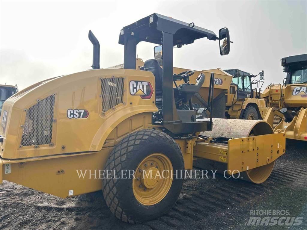 CAT CS7 单轮压路机