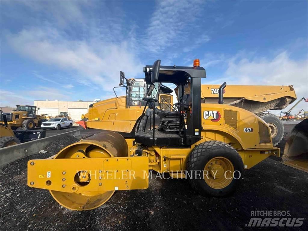 CAT CS7 单轮压路机