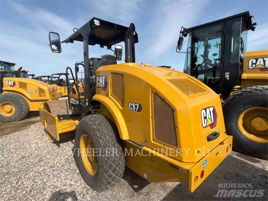CAT CS7 单轮压路机