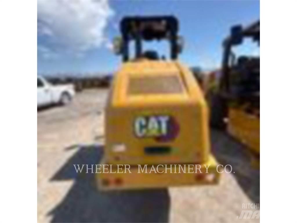 CAT CS7 单轮压路机