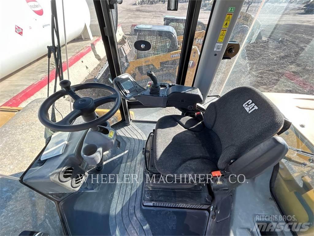 CAT CS74B 单轮压路机