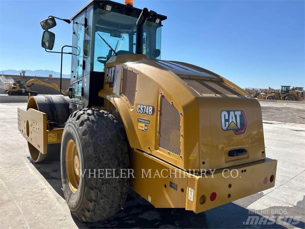 CAT CS74B 单轮压路机