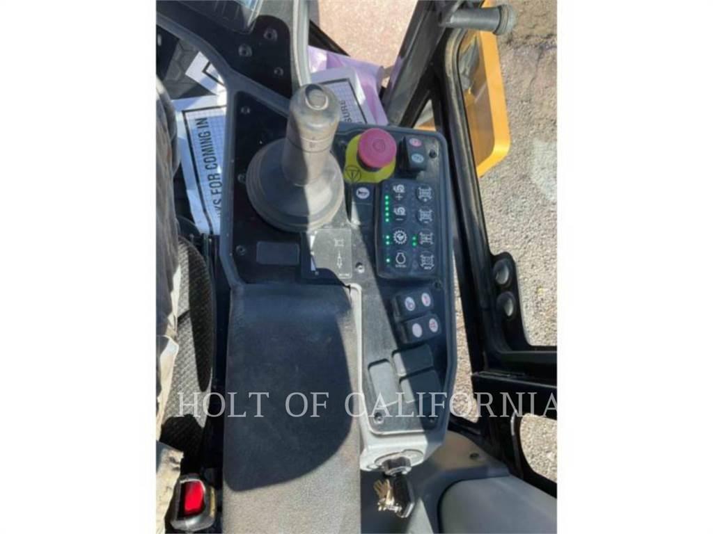 CAT CS74B 单轮压路机