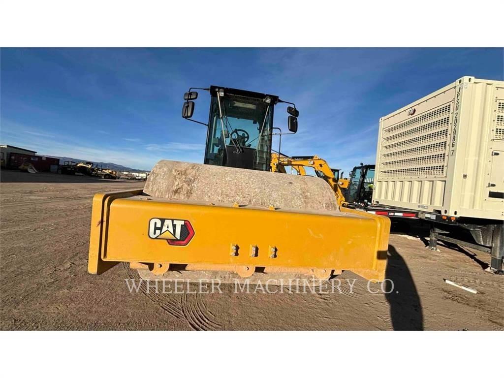 CAT CS74B 单轮压路机