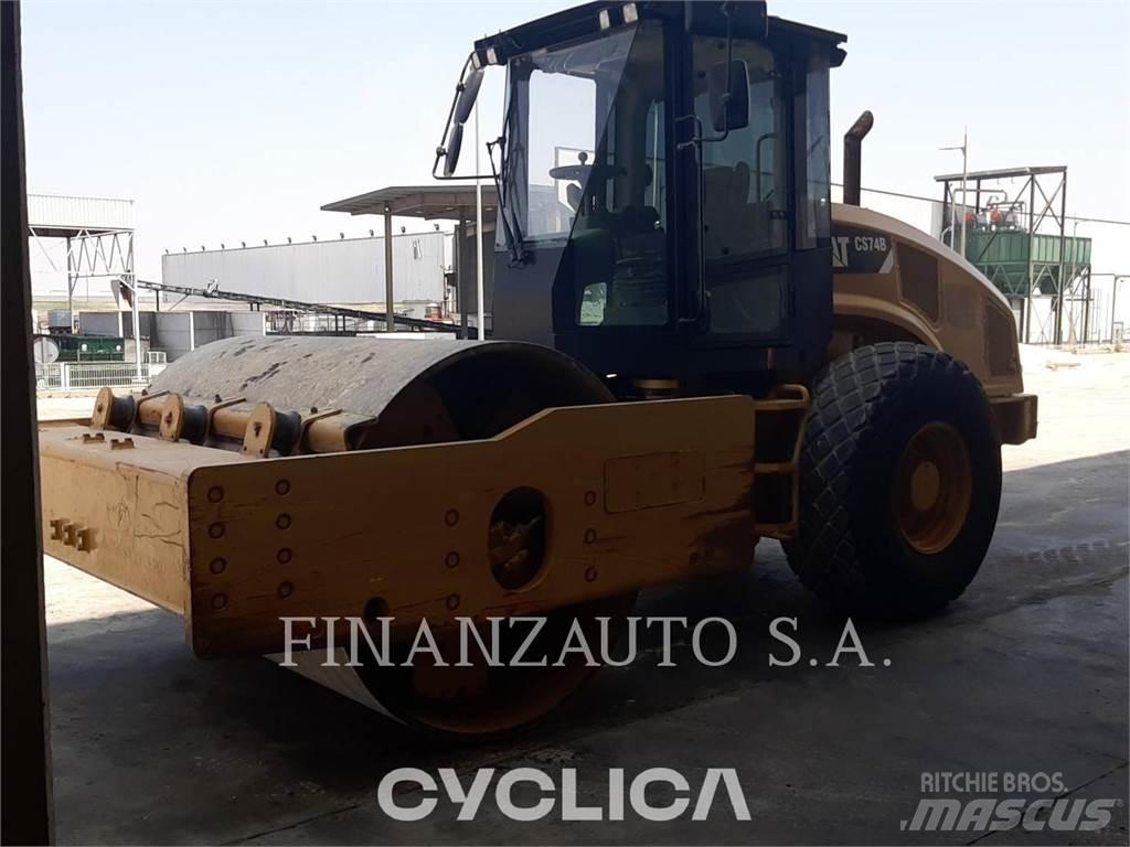 CAT CS74B 单轮压路机