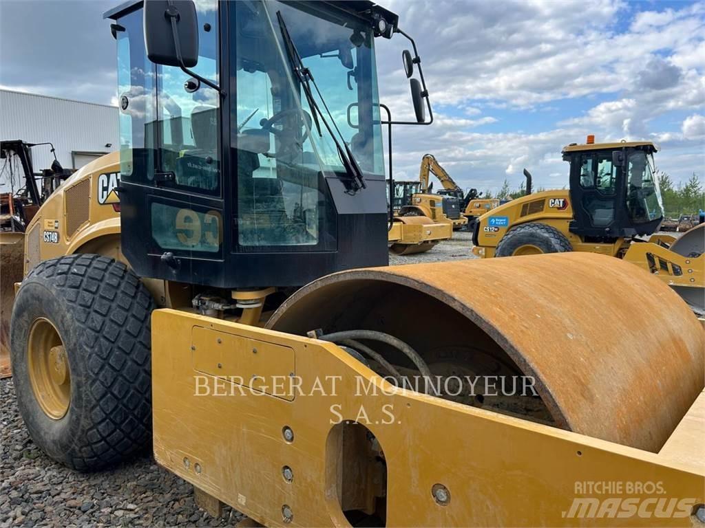 CAT CS74B 4F 土壤压实机