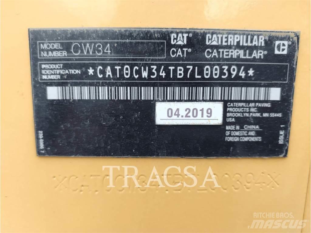 CAT CW 34 胶轮压路机