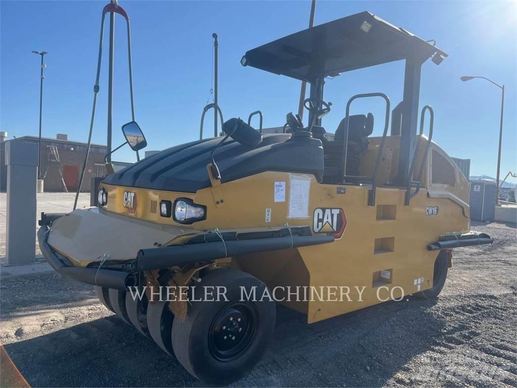 CAT CW16 胶轮压路机