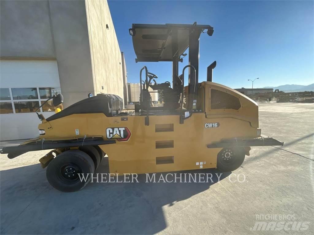 CAT CW16 胶轮压路机