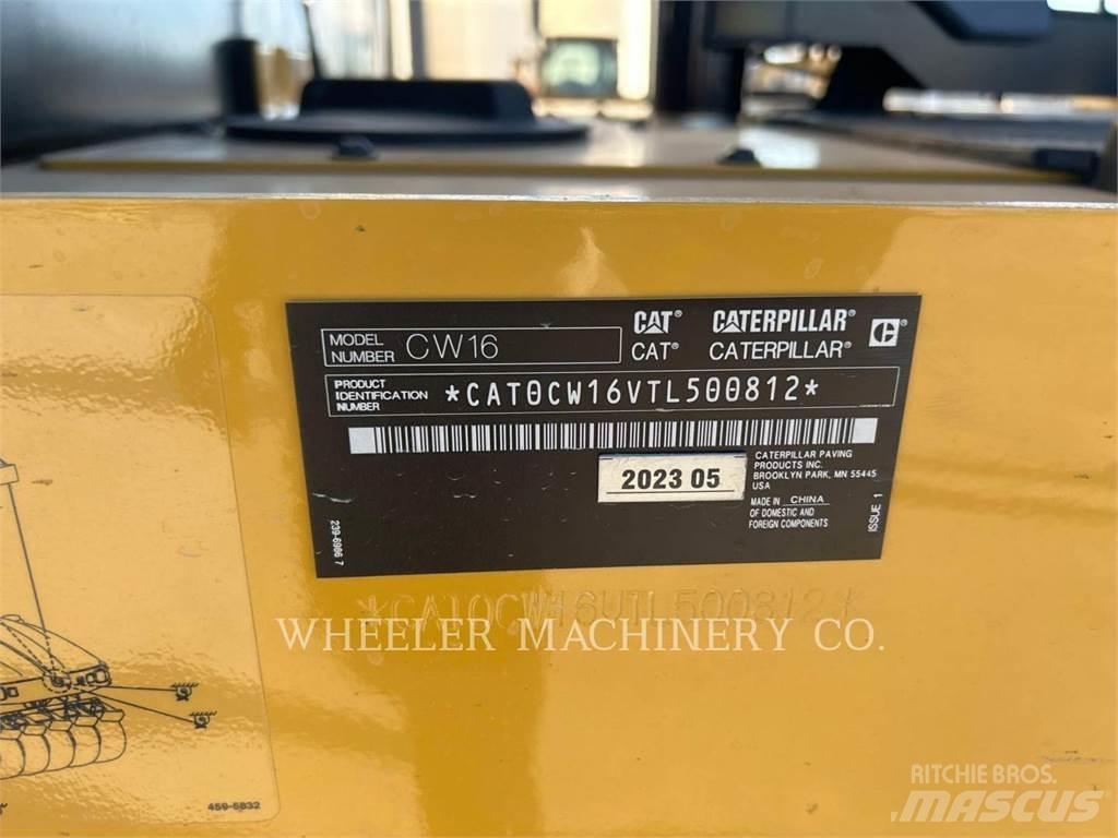 CAT CW16 胶轮压路机