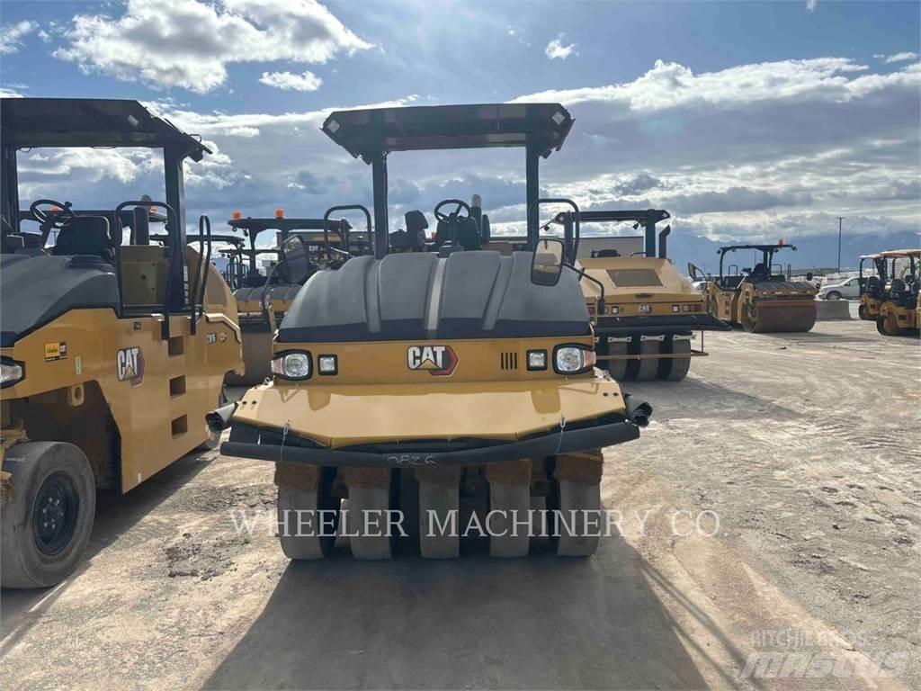 CAT CW16 胶轮压路机