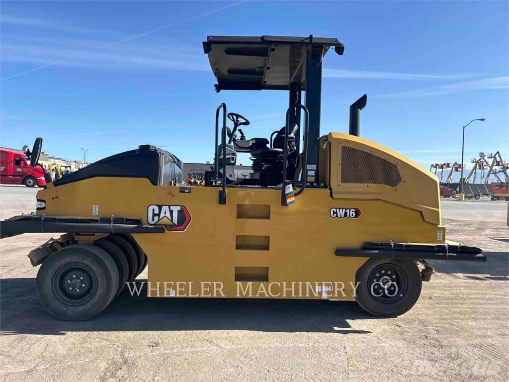 CAT CW16 胶轮压路机