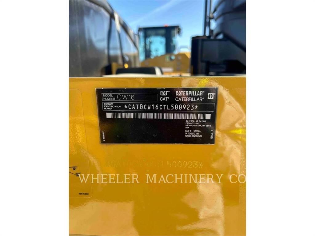 CAT CW16 胶轮压路机