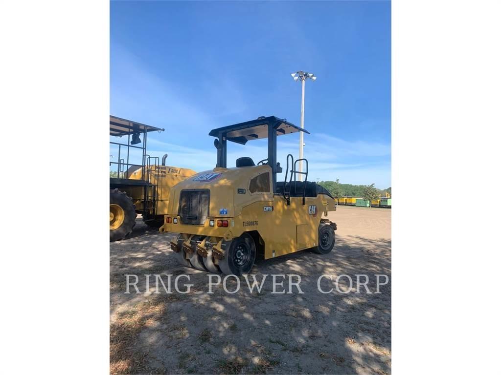 CAT CW16 双轮压路机