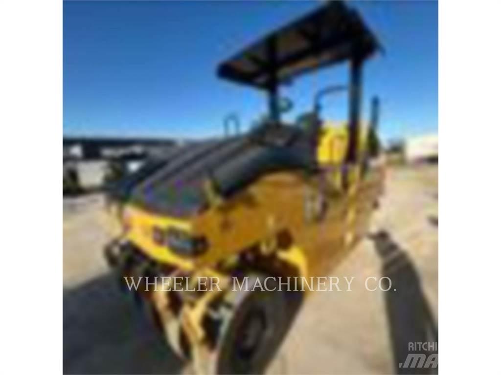 CAT CW16 胶轮压路机