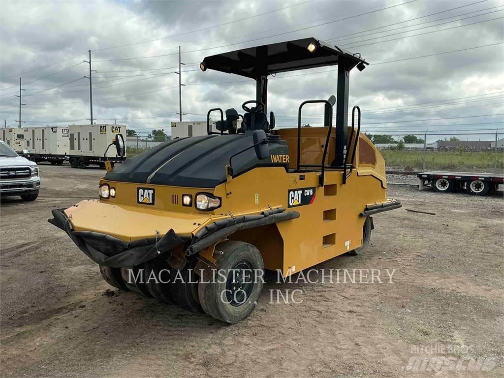 CAT CW16 胶轮压路机