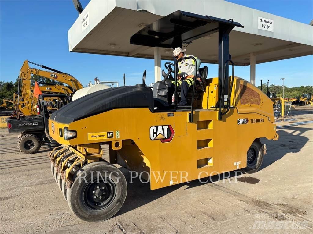 CAT CW16 双轮压路机