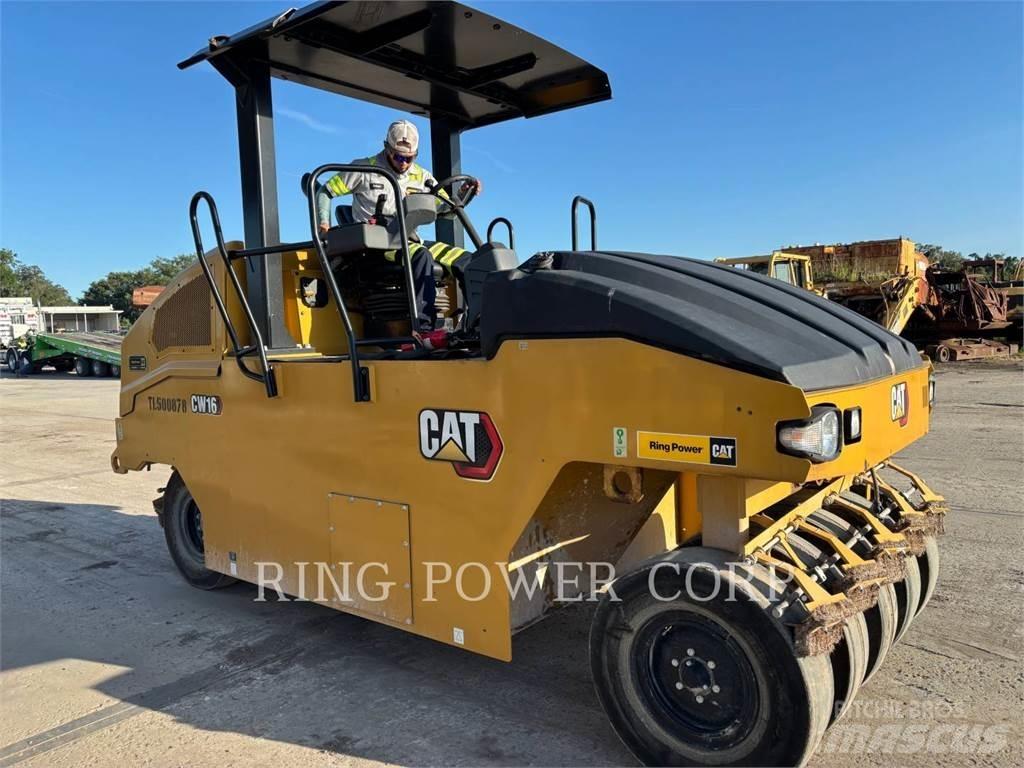 CAT CW16 双轮压路机