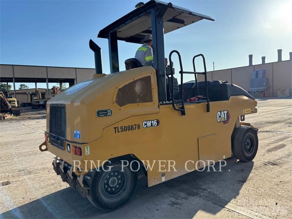 CAT CW16 双轮压路机