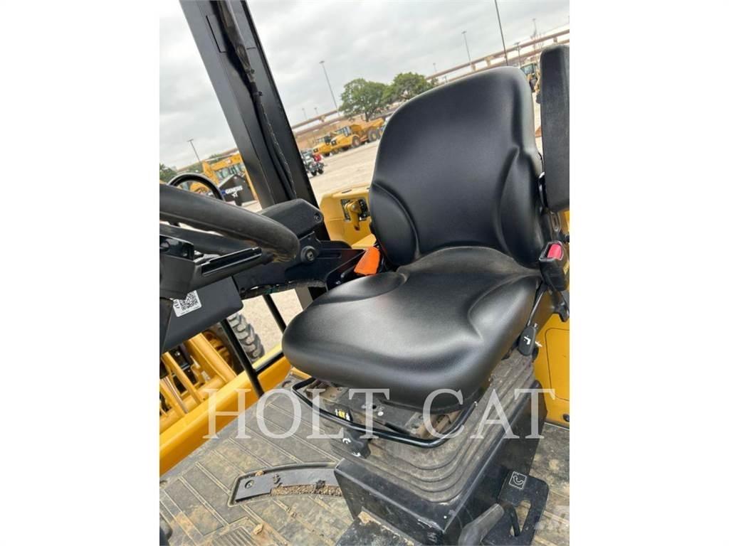 CAT CW16 单轮压路机