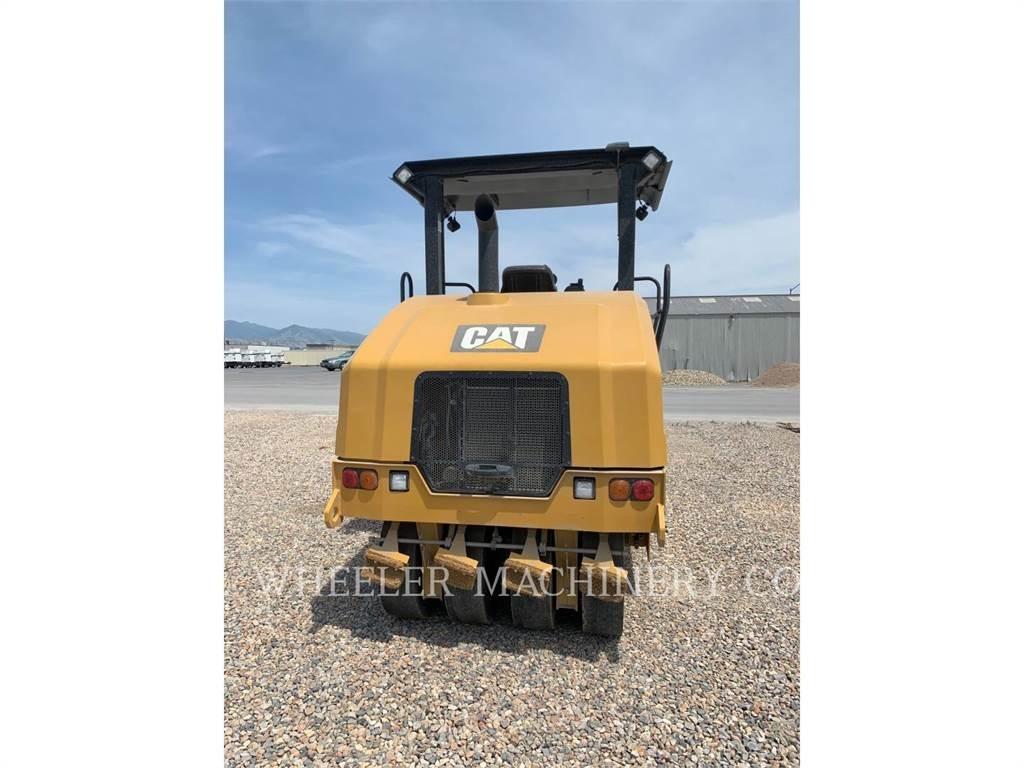 CAT CW16 胶轮压路机
