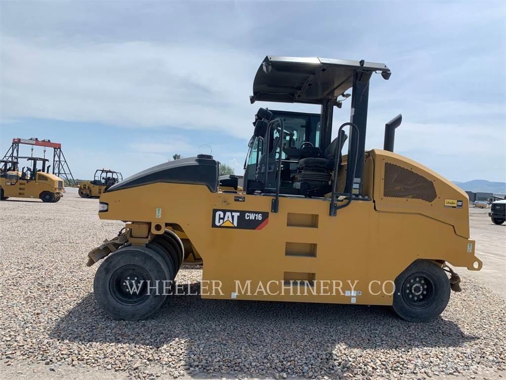 CAT CW16 胶轮压路机