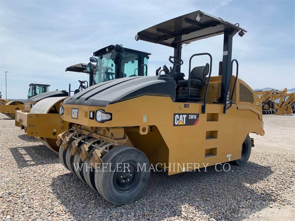 CAT CW16 胶轮压路机