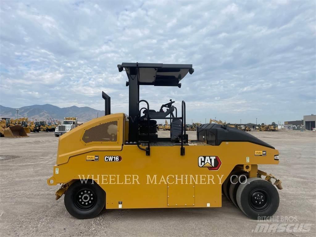 CAT CW16 胶轮压路机