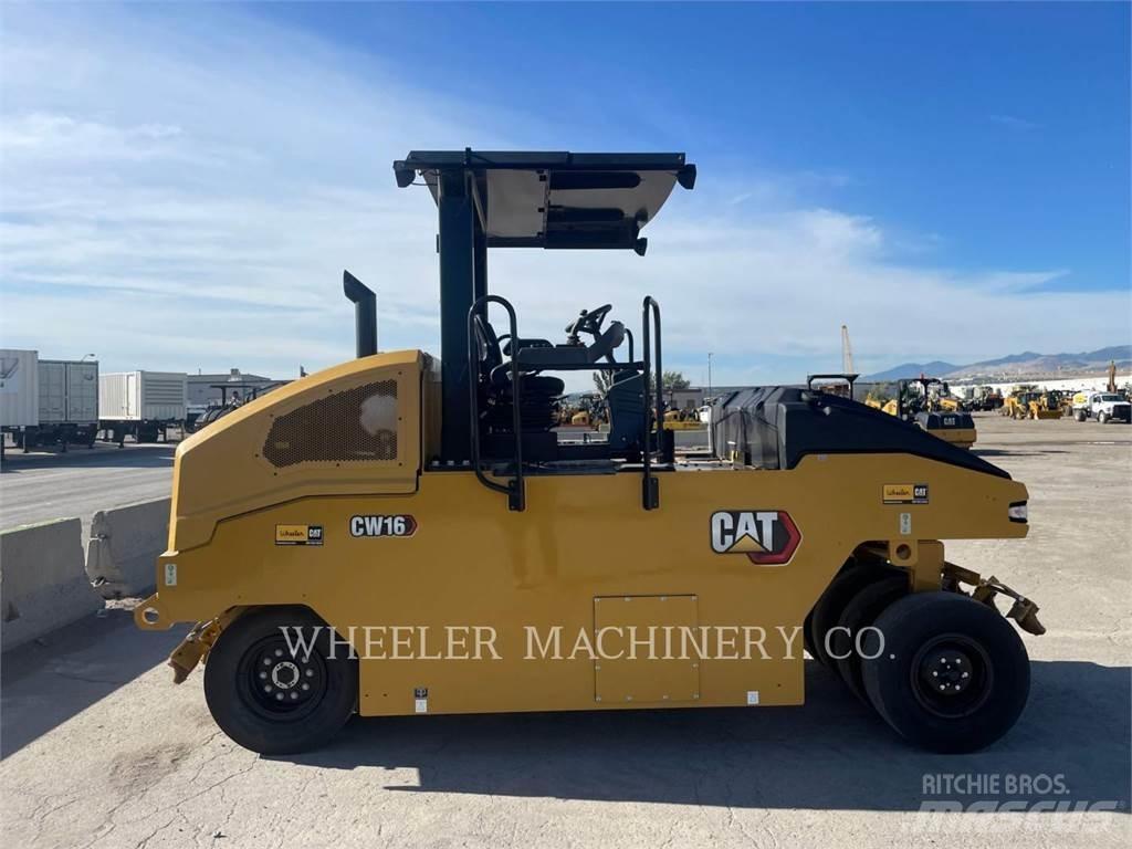 CAT CW16 胶轮压路机