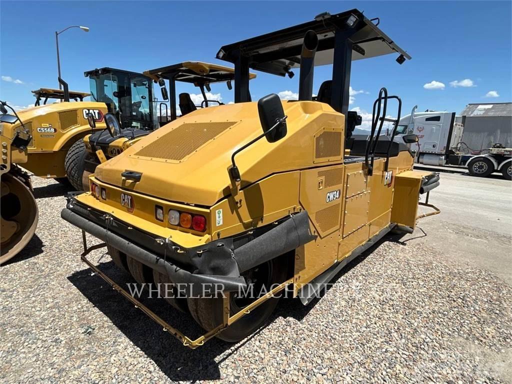 CAT CW34 胶轮压路机